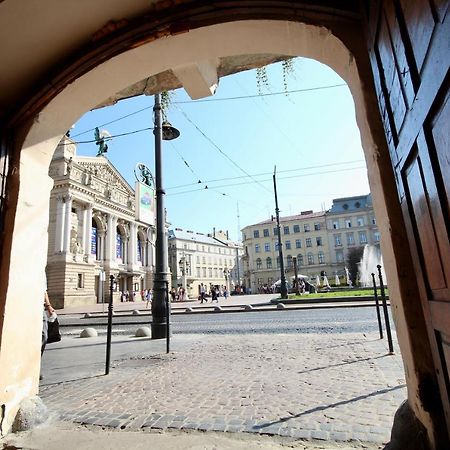 Romantic Lux Vivaldi Suite Svobode Avenue 39 Lviv Exterior photo