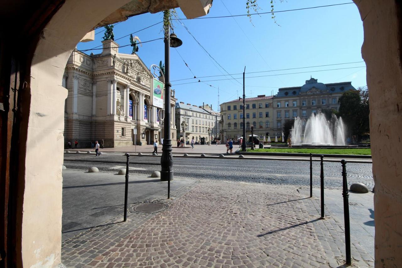 Romantic Lux Vivaldi Suite Svobode Avenue 39 Lviv Exterior photo